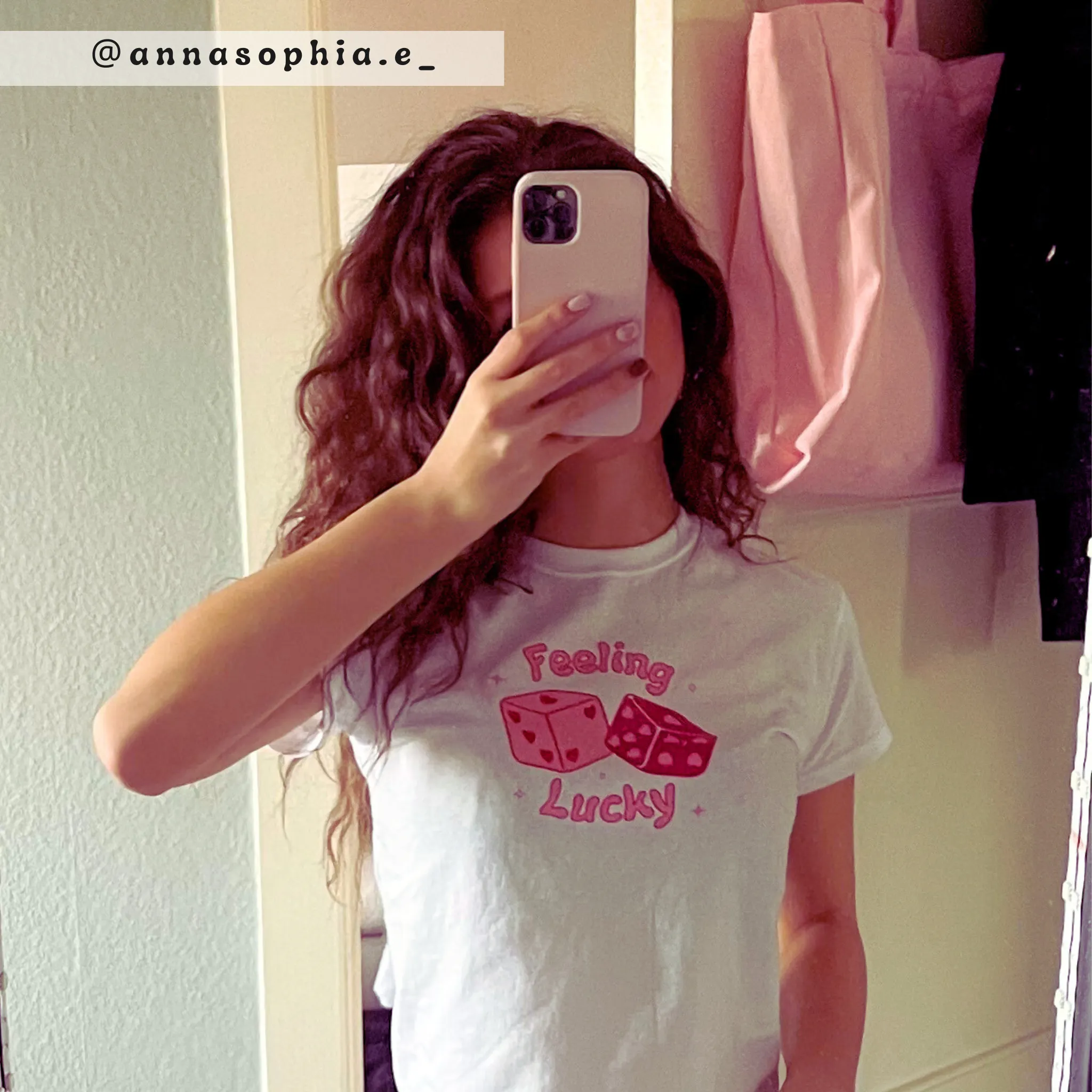 FEELING LUCKY, BABY TEE - HVID